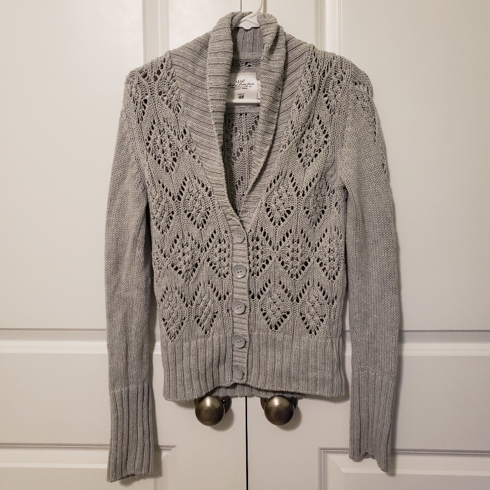 *NWOT* L.O.G.G. by H & M Small (S) Long-sleeved Sweater